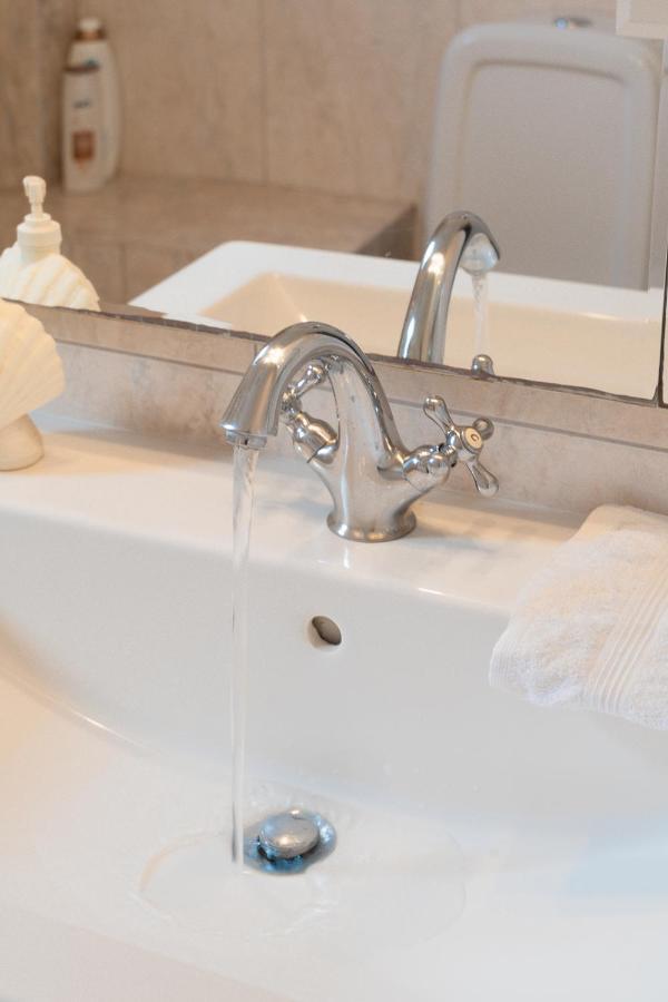 Mtc-D Apartments By The Sea And Airport Porto Rafti Bagian luar foto