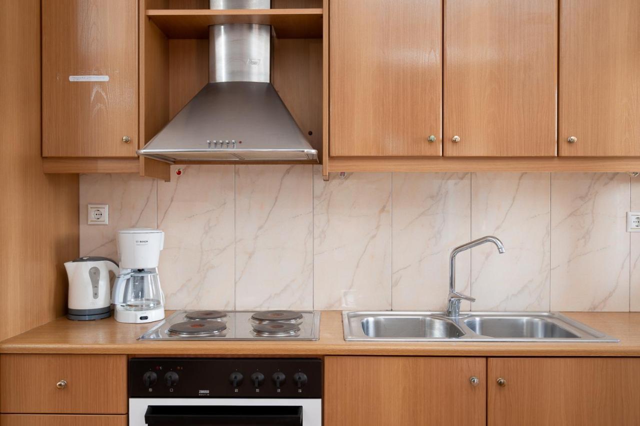 Mtc-D Apartments By The Sea And Airport Porto Rafti Bagian luar foto