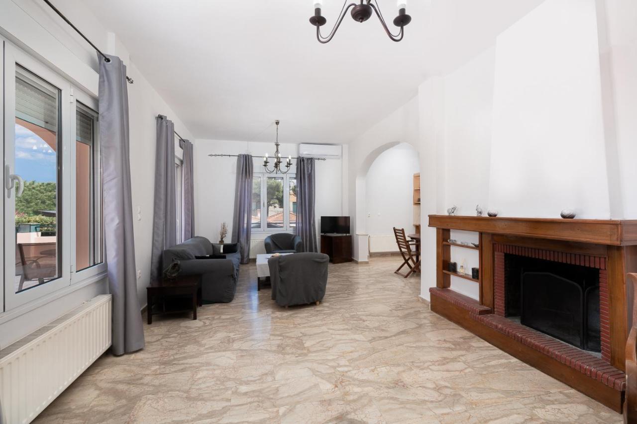 Mtc-D Apartments By The Sea And Airport Porto Rafti Bagian luar foto