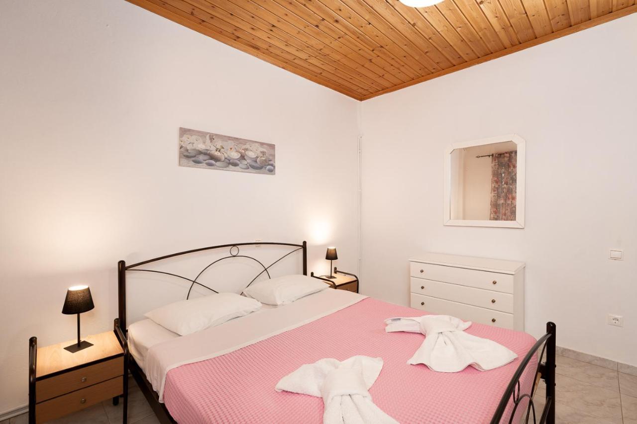 Mtc-D Apartments By The Sea And Airport Porto Rafti Bagian luar foto
